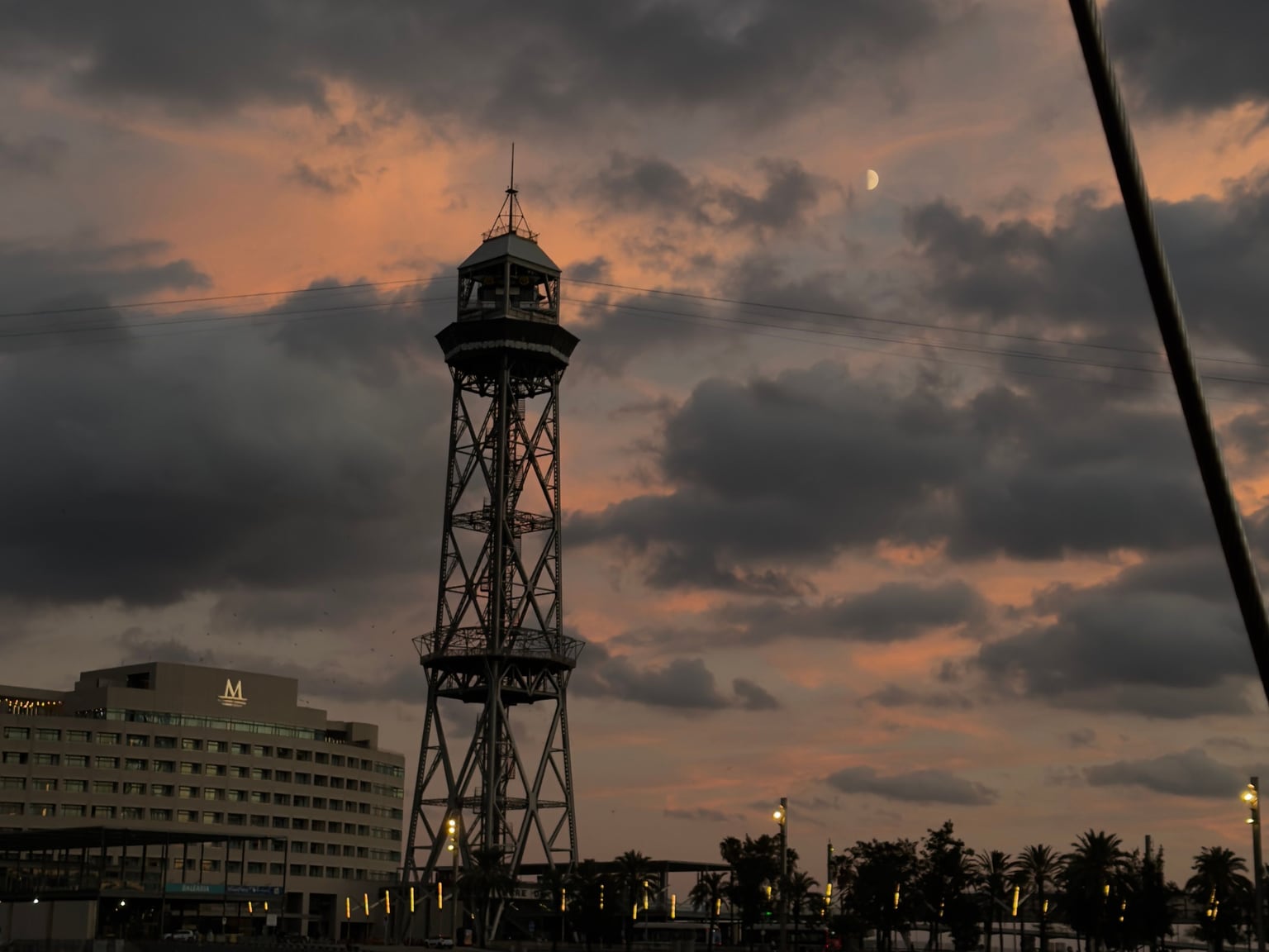 Sunset over Port Vell, Barcelona | Photo courtesy of Willis
